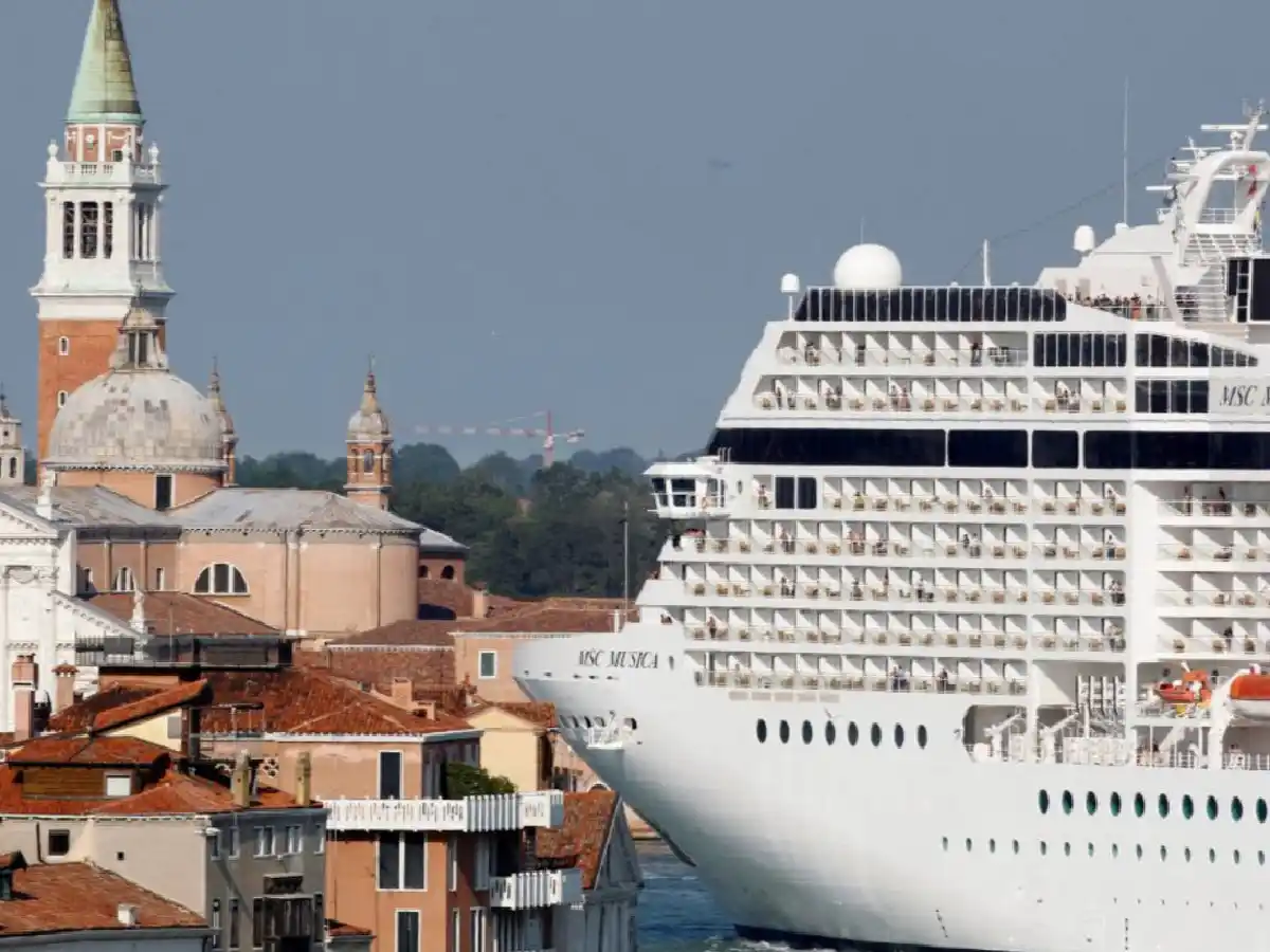 Un crucero chocó contra otro barco en Venecia: 4 heridos