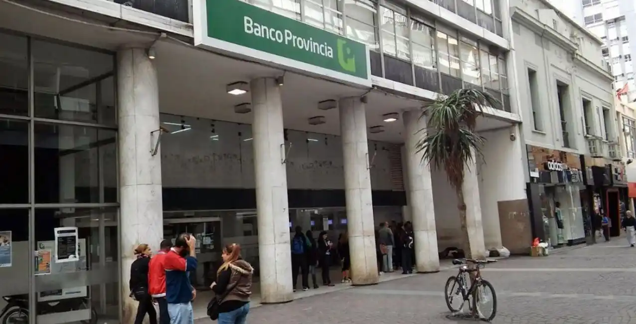 Un hombre salió del banco y motochorros le robaron un millón y medio de pesos