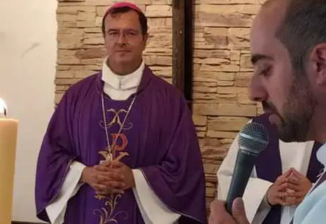 Viene el Obispo