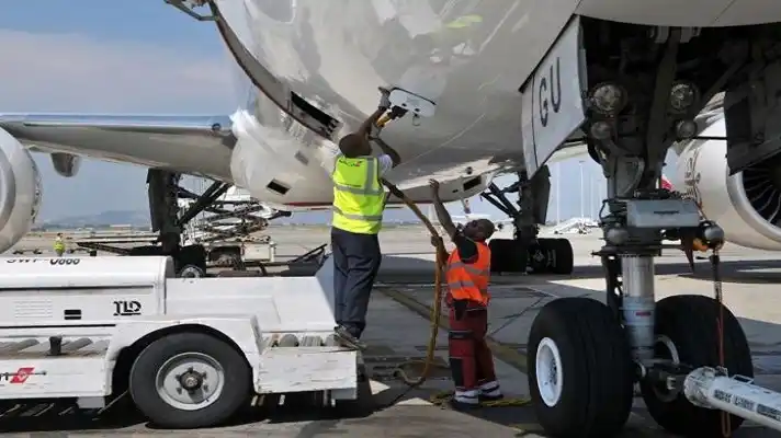 TRUEQUE DEL SIGLO XXI: Venezuela envía combustible para aviones a Irán a cambio de gasolina