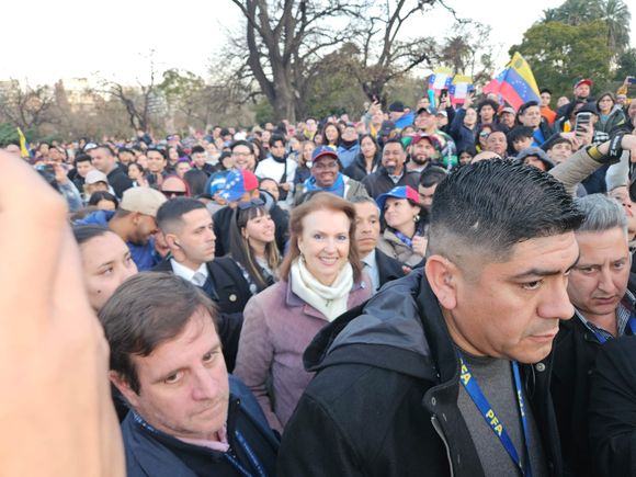 La advertencia del Gobierno: “Que triste sería tener que denunciar violación de leyes del régimen de Maduro”