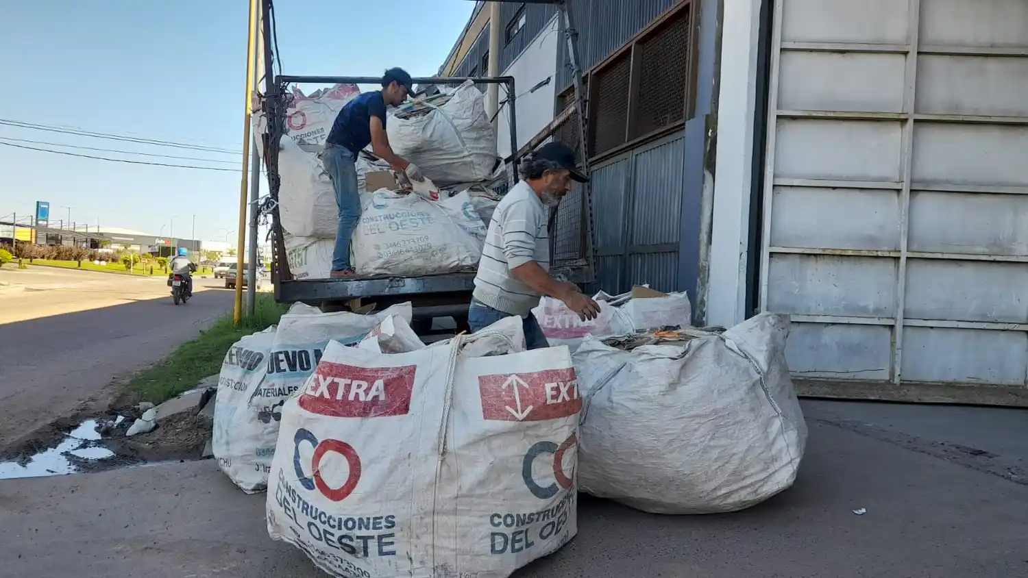 Apertura de importaciones, menos consumo y más manos que recolectan: la actualidad del mundo cartonero