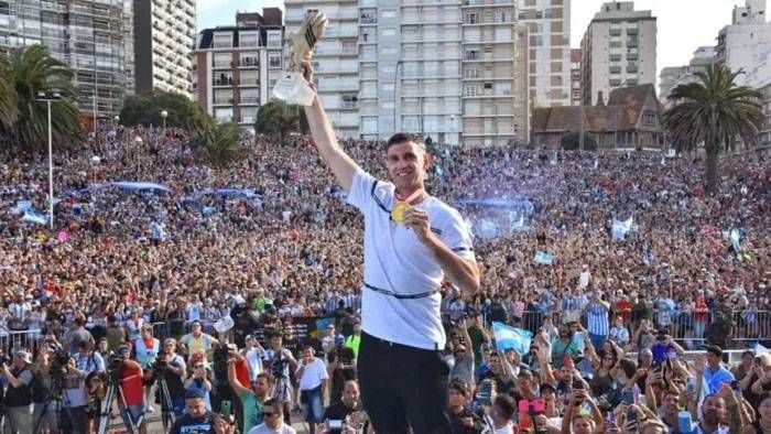 Dibu Martínez tuvo su fiesta  inolvidable en Mar del Plata