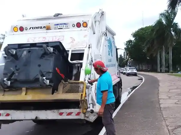 Desde la comuna capitalina recordaron los horarios de recolección de residuos domiciliarios
