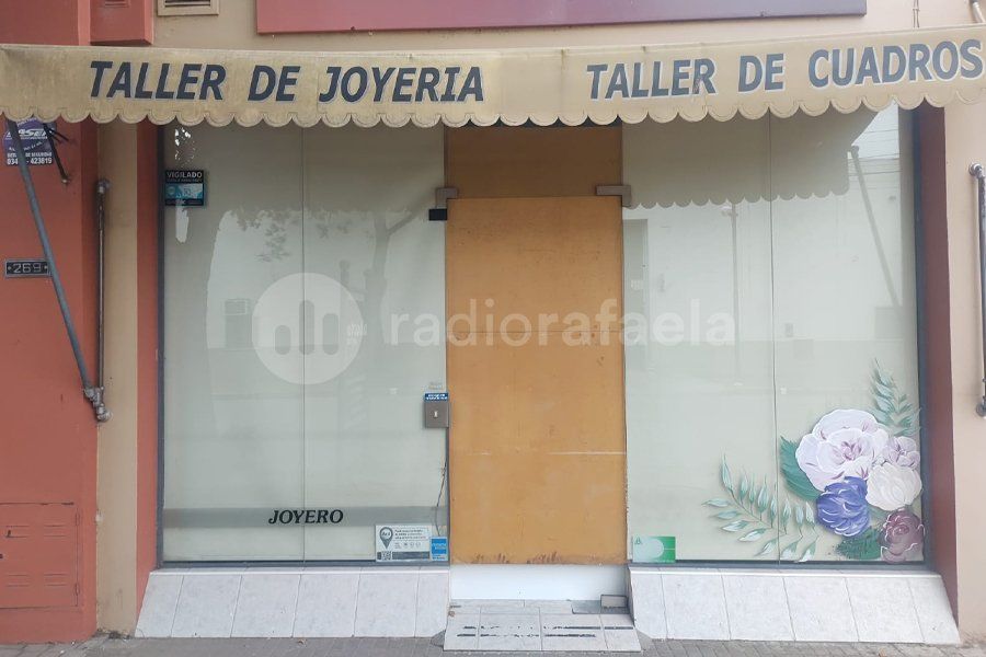 Cuantioso robo en una joyería en el centro de la ciudad: se llevaron varios artículos