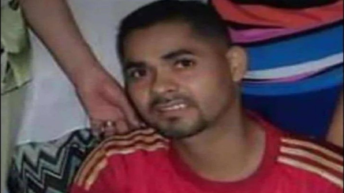 ¡Conductor en Caracas casi arrolla a su amigo! MUERE OBRERO tras ser atacado a golpes por la espalda