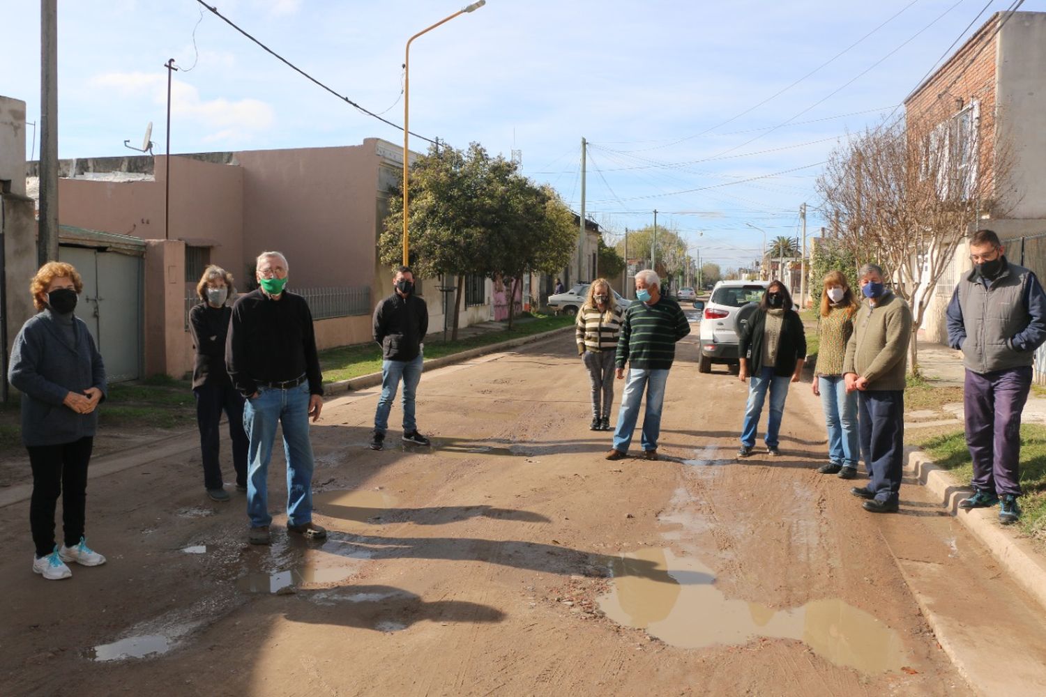 Fuerte reclamo de los vecinos por el estado de la calle Jujuy