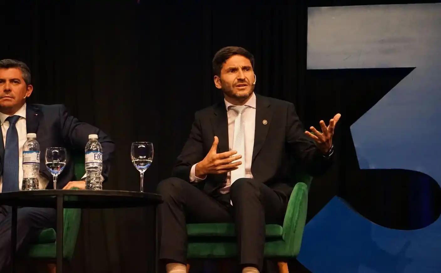 El gobernador Pullaro compartió panel con  sus pares de Córdoba, Martín Llaryora; de San Juan, Marcelo Orrego; y de Jujuy, Carlos Sadir. Foto: GSF