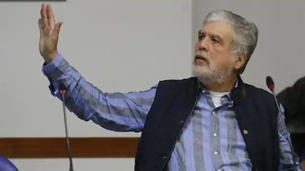 Procesan a Julio De Vido por subsidios a los colectivos