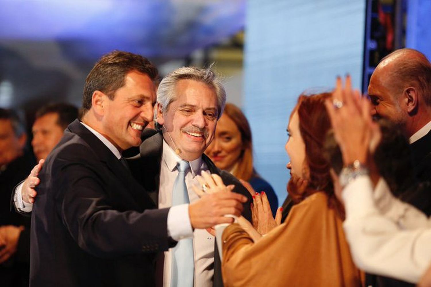 Lunes negro en los mercados tras las PASO: La oposición habló de un Macri "fuera de la realidad"