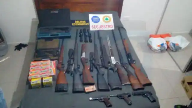 Allanaron la casa del hijo de un exgobernador de Entre Ríos y encontraron un arsenal