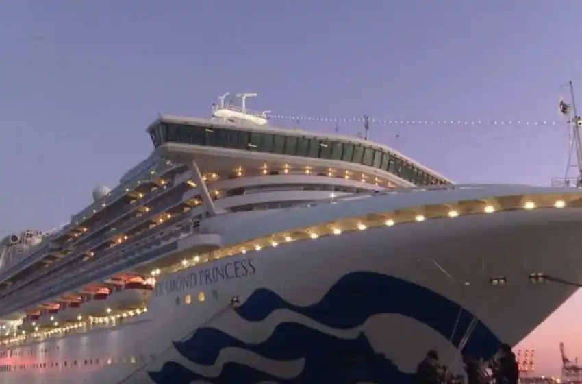 Trasladaron a un hospital de Japón al argentino contagiado por coronavirus en un crucero