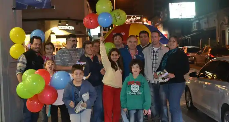 Elecciones 2015: Rosa de campaña en la peatonal
