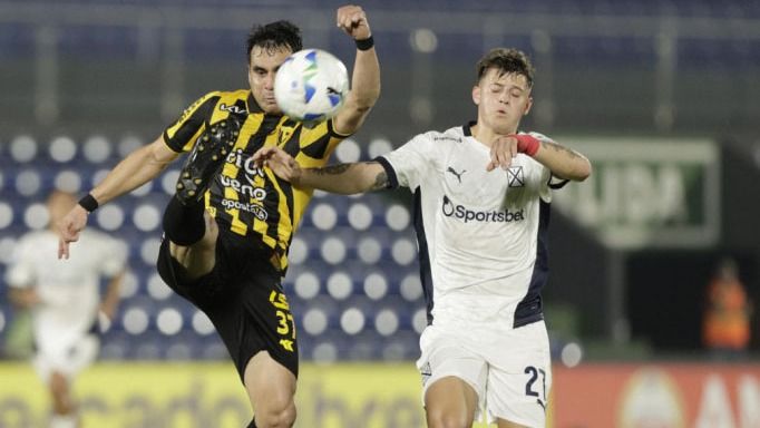 Con diez jugadores, Independiente sufrió una dura derrota ante Guaraní