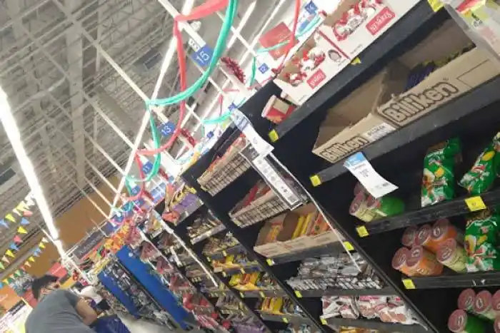 Supermercados deberán retirar alimentos ultraprocesados en filas y líneas de cajas