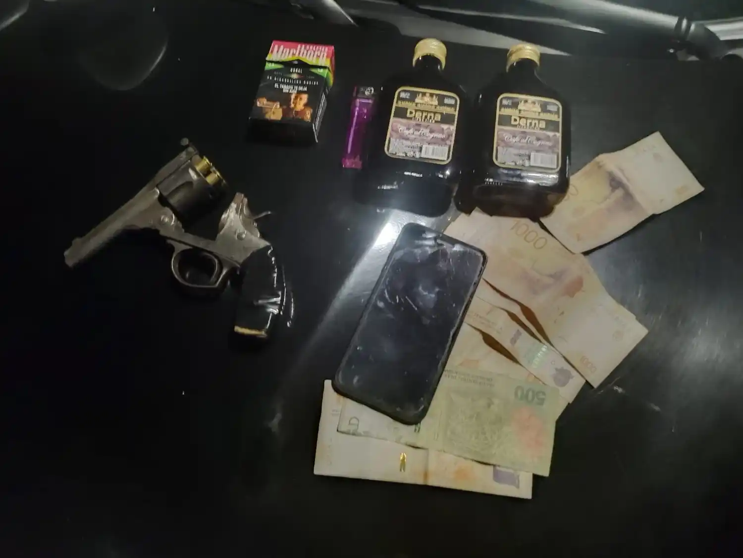 Lo descubrieron con un arma, delató a quién se la vendió y ambos terminaron detenidos