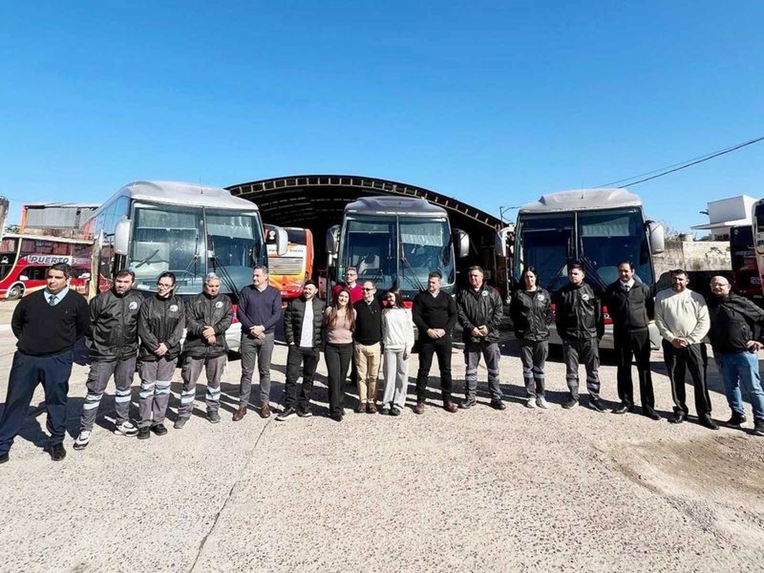 Empresa de transporte presentó nuevas
unidades que prestarán servicios al interior