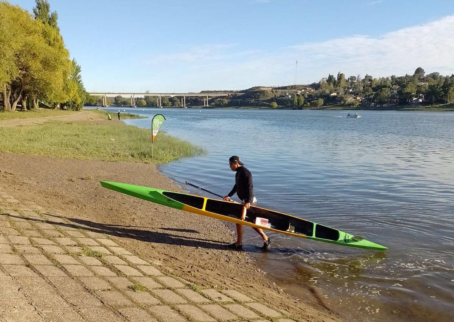 Palacios en el Selectivo Nacional con el paisaje rionegrino de fondo.