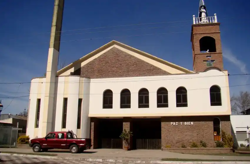 Un cura falso vendía electrodomésticos a los vecinos diciendo que era para ayudar a chicos del barrio