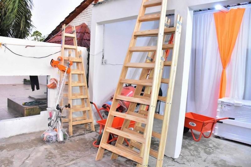 Emprendedores recibieron 
herramientas y maquinarias