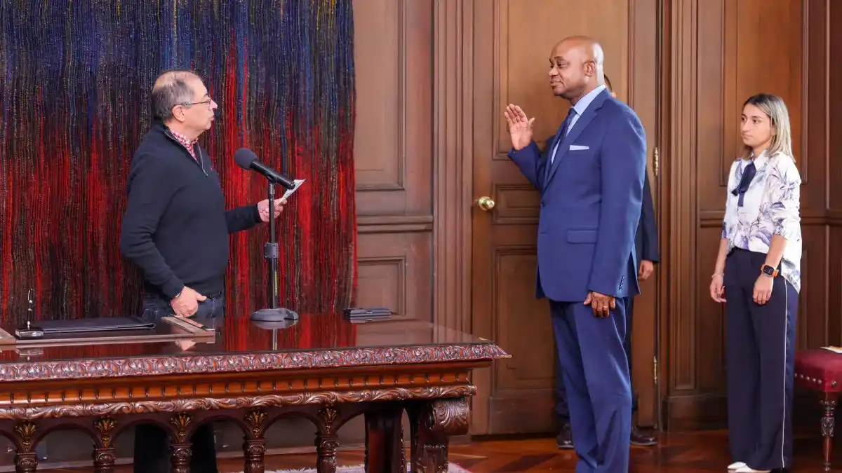 ¡RATIFICADO! Petro posesionó a Luis Gilberto Murillo como nuevo canciller