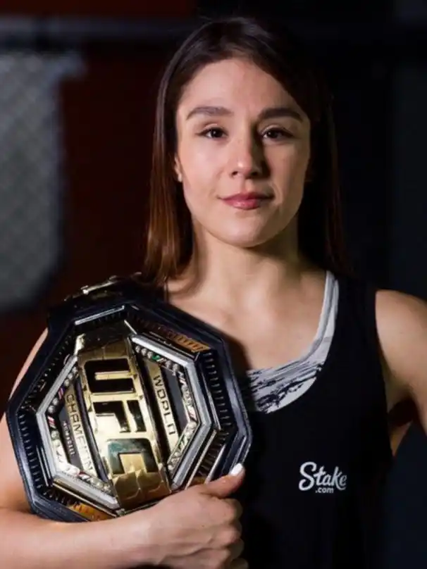 Alexa Grasso envía un fuerte mensaje: "Soy la mejor del mundo"   