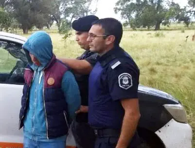 Persiguió con un auto a los que le sustrajeron una moto