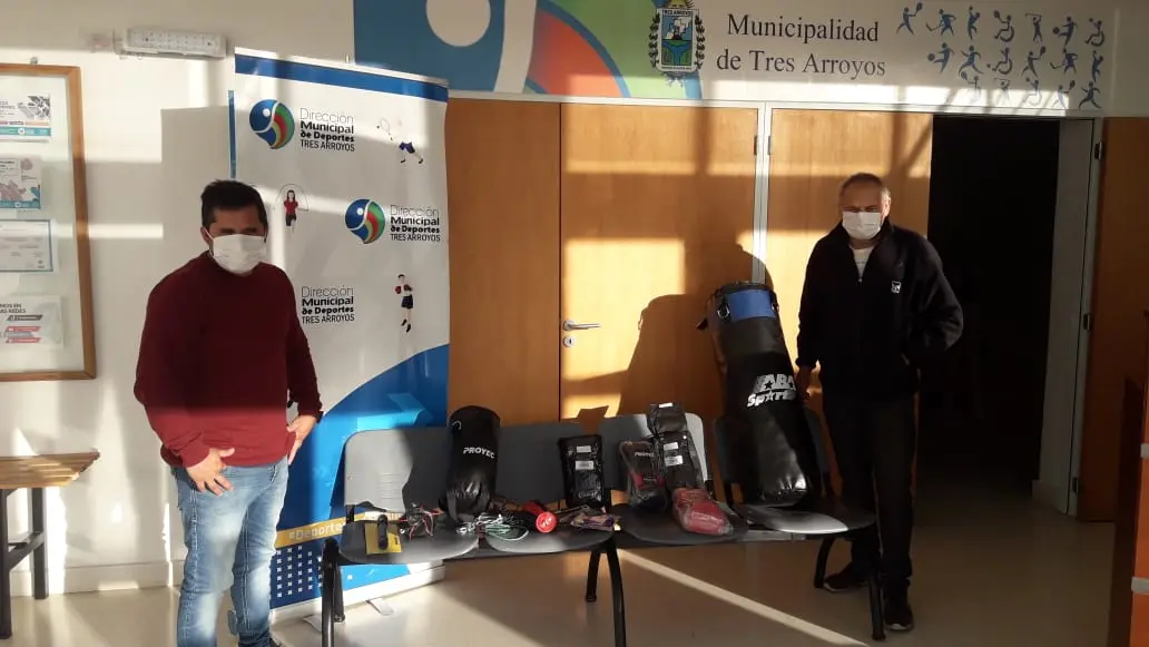 Entregaron materiales al Gimnasio de Boxeo de Nebel Pereyra