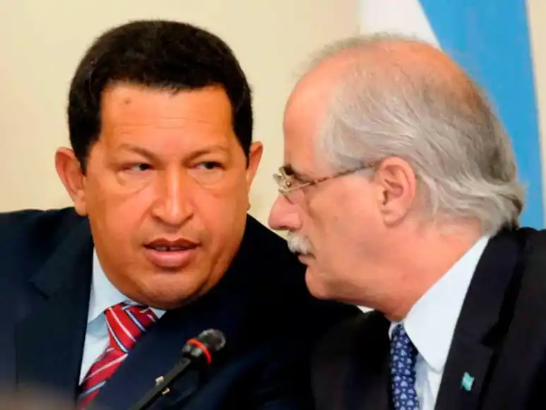 Durante la gestión de Taiana en Cancillería se firmaron compromisos ideológicos millonarios y un pleno alineamiento político con el régimen.