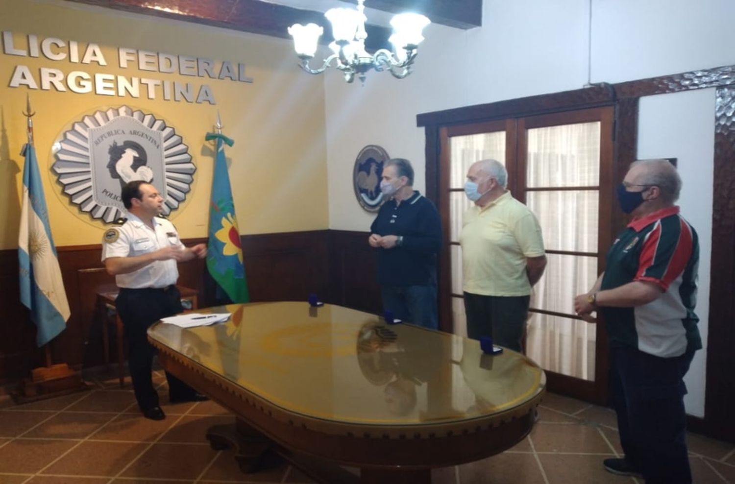 Ceremonia de Bodas de Oro: entrega de medallas a personal retirado