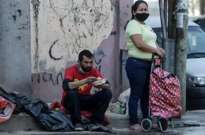 Según el Indec, el 42% de los argentinos es pobre