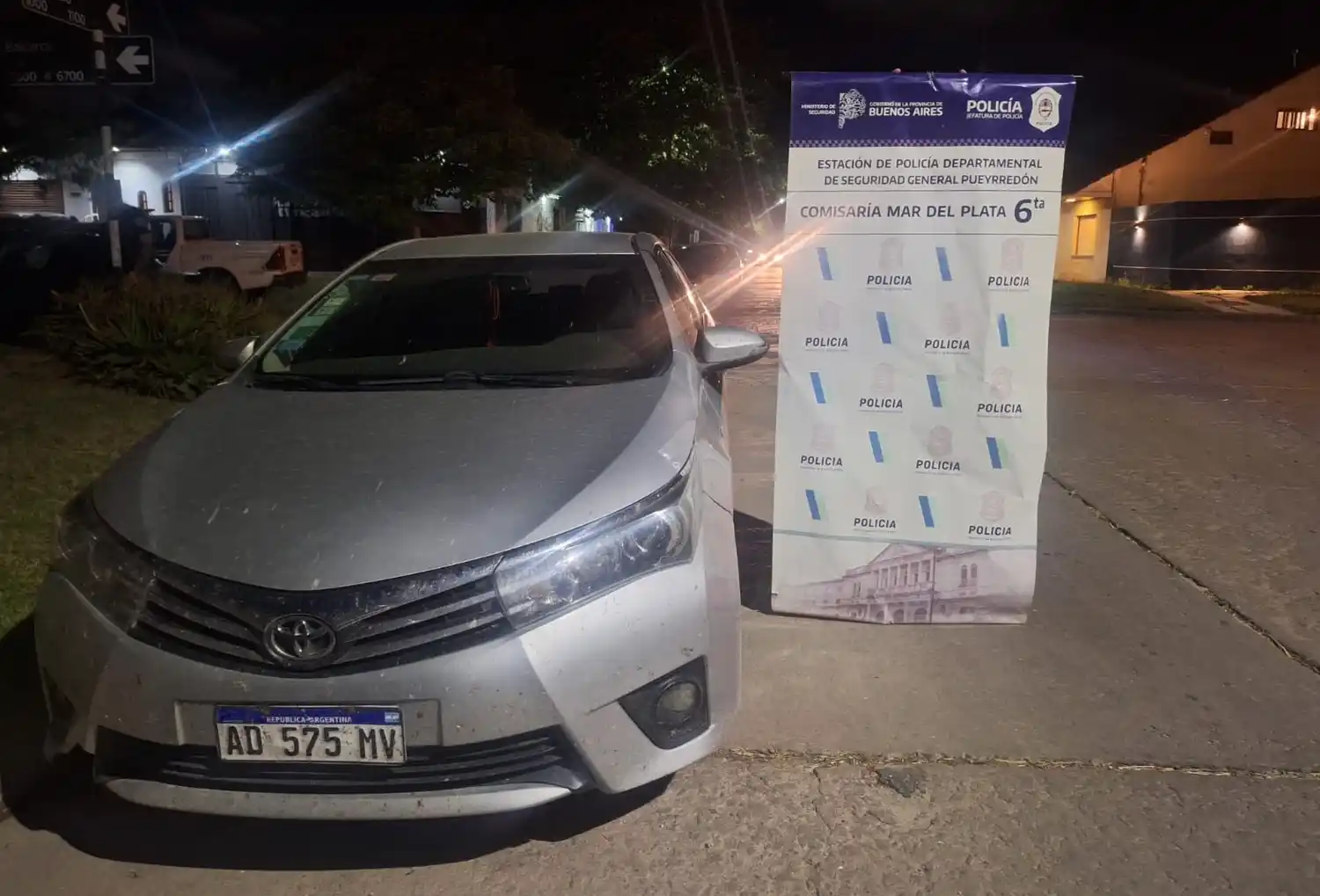 Tras los controles, se estableció que el vehículo registraba un pedido de secuestro activo desde el 18 de agosto de 2023 por el delito de robo.