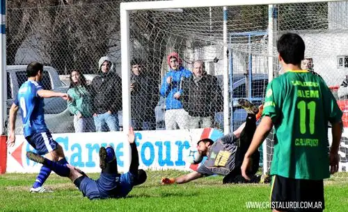 Deportivo fue contundente, goleó a Urquiza  y da pelea en la Copa Entre Ríos