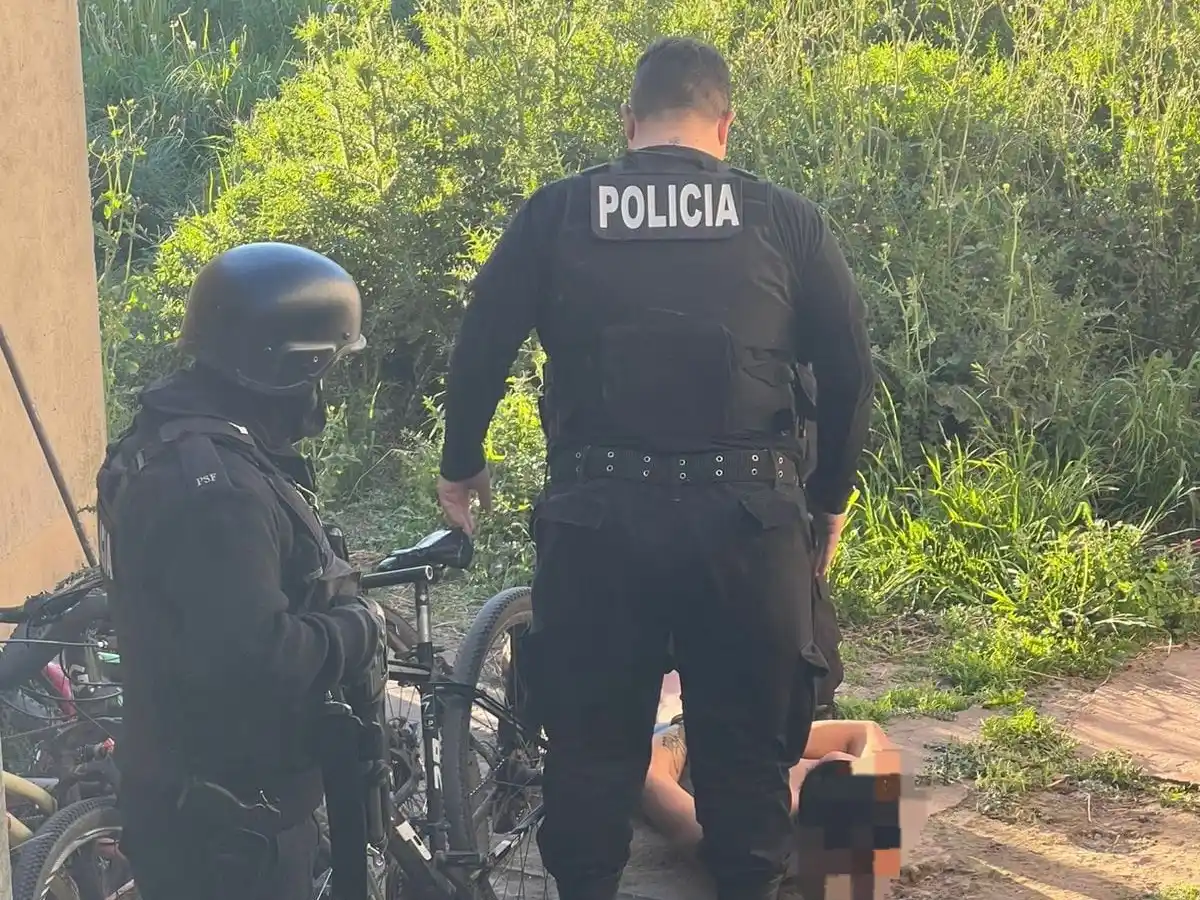 Personal policial en el momento de la detención  del sujeto.