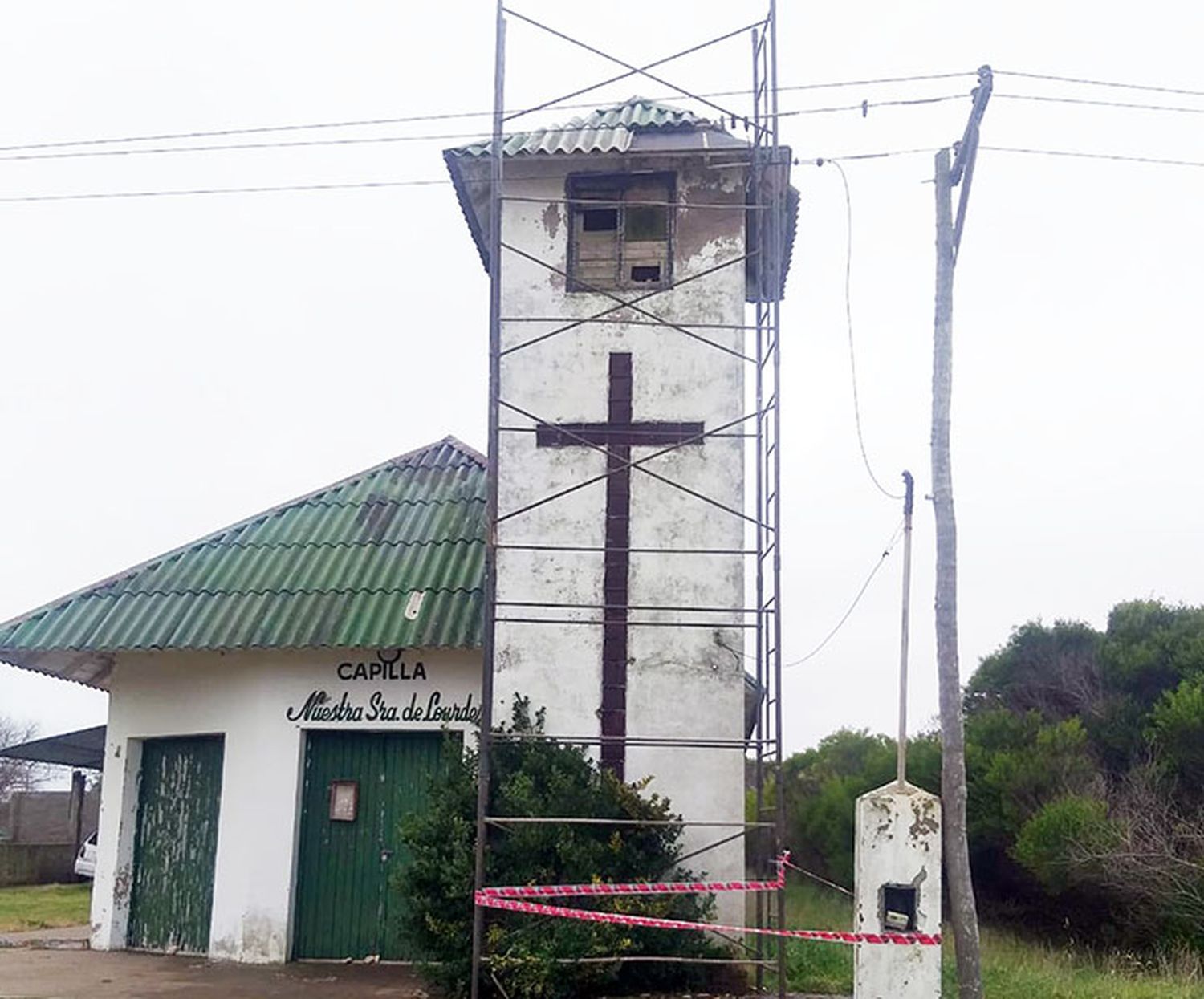 Comenzaron los trabajos en la capilla de Costa Bonita