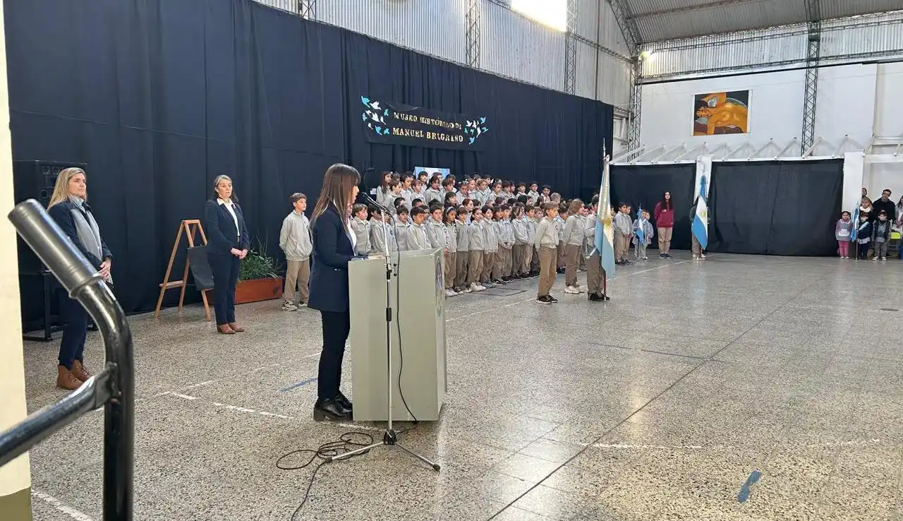 Se realizó en la EATA el acto por el Día de la Bandera