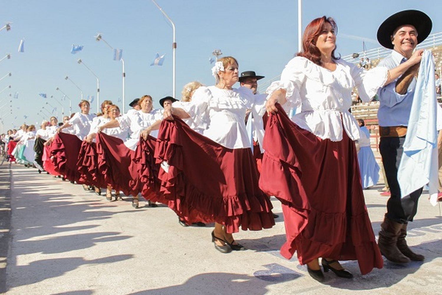 Hoy confirman si la Fiesta del 25 de Mayo se pasa al fin de semana