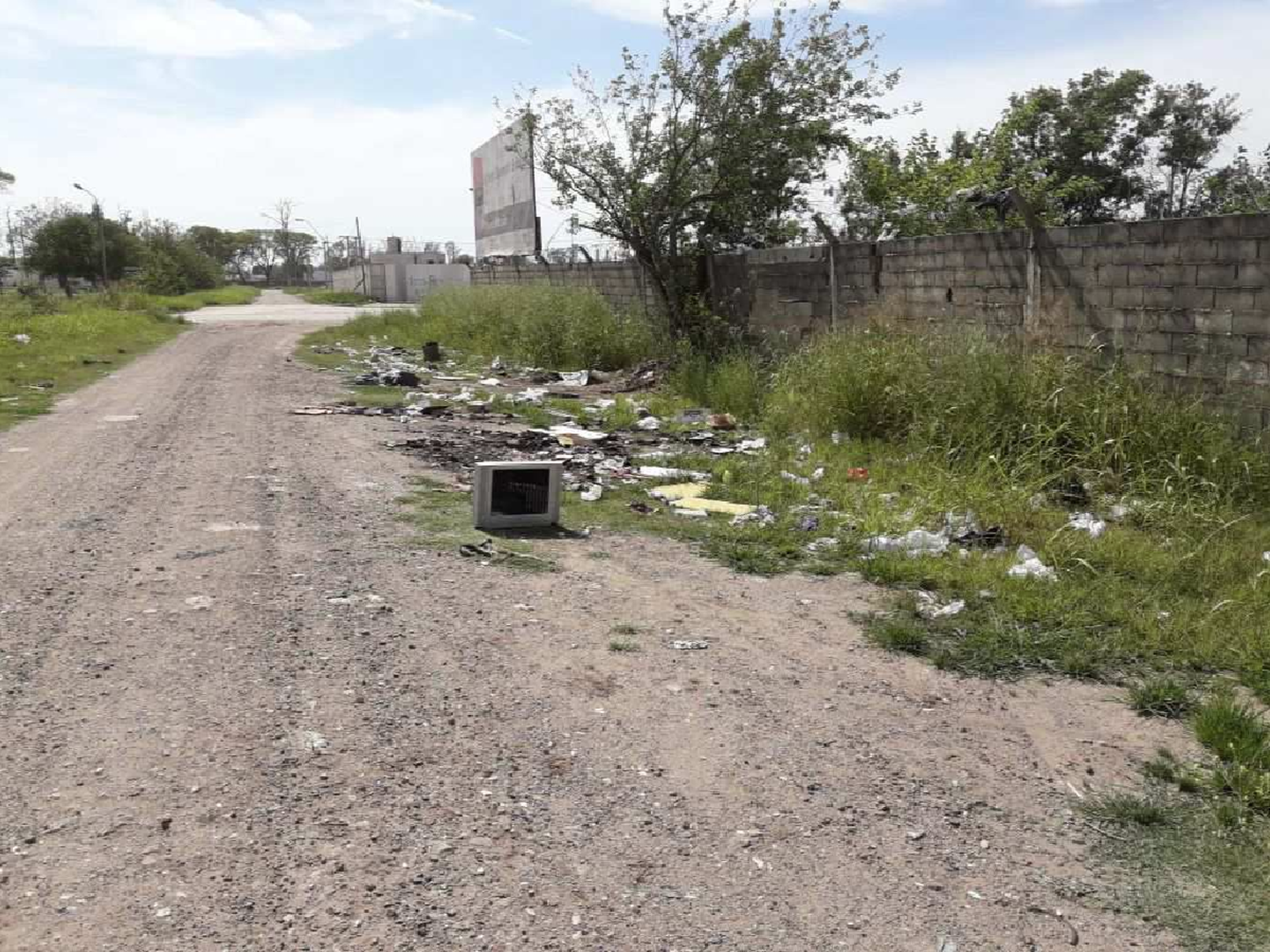 Crece la cantidad de electrodomésticos arrojados a la vía pública