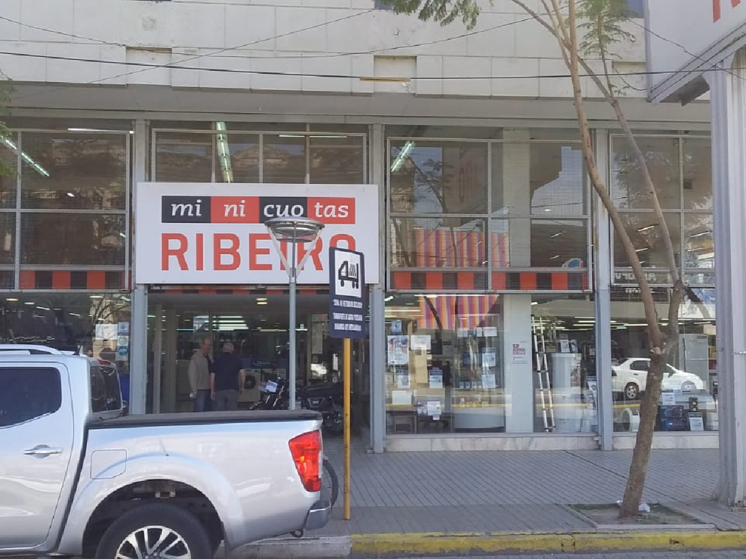 Ribeiro: empleados siguen de paro y la empresa promete pagar antes del lunes 