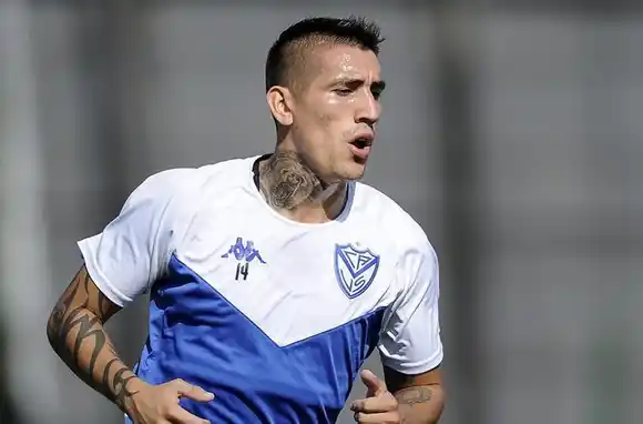 Tras generar preocupación en el fútbol argentino, reapareció Ricardo Centurión