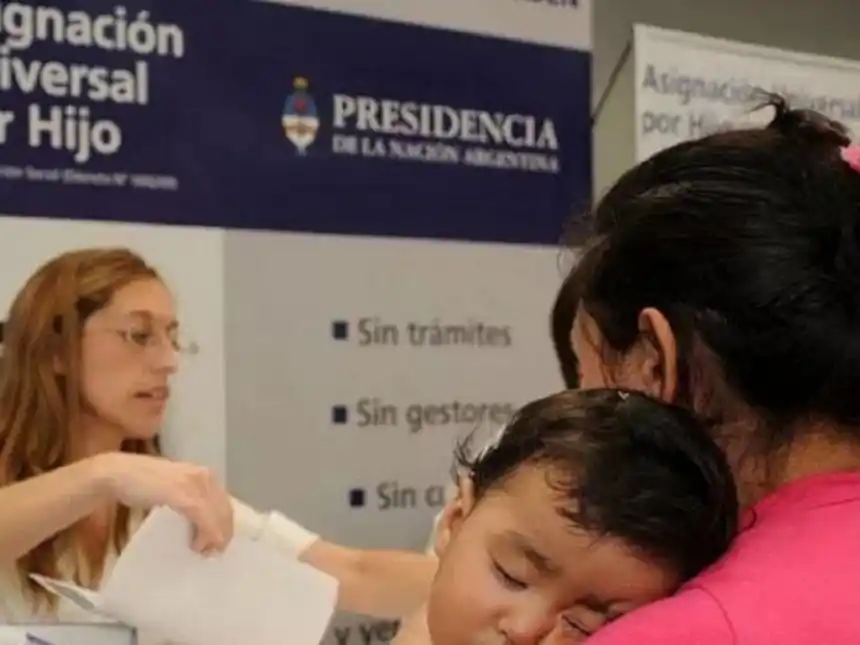 El miércoles comienza a pagarse refuerzo de la AUH de septiembre