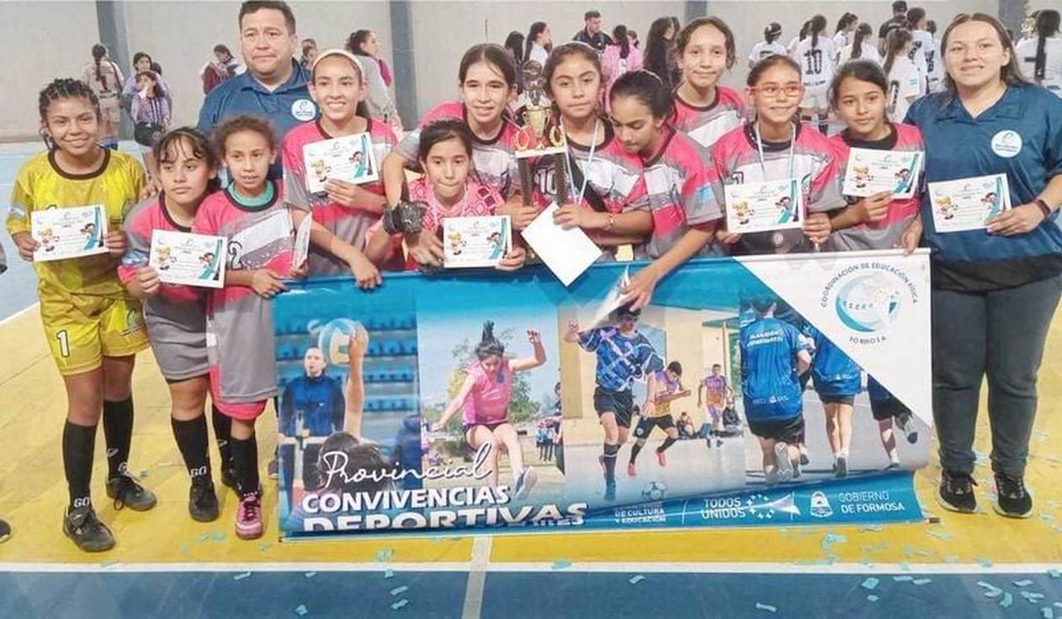 Fontana es campeón del femenino
en las Convivencias Escolares