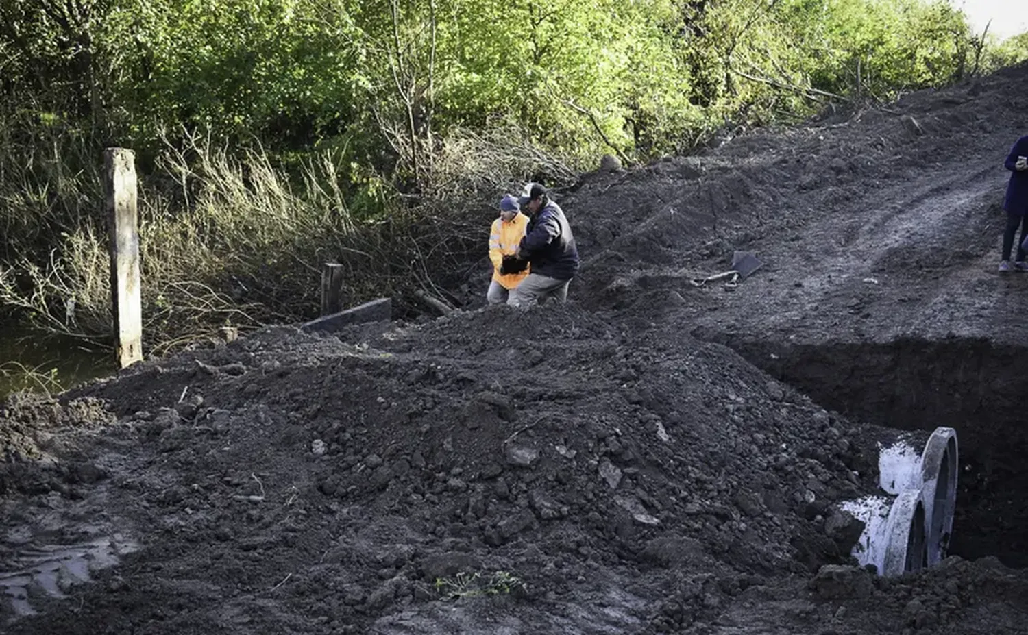 Se cayó un puente en Entre Ríos y construyen un paso provisorio