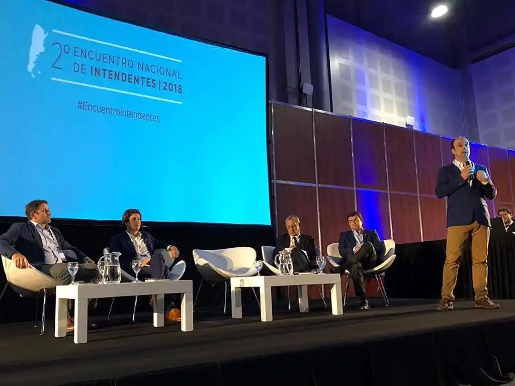 José Corral disertó en el Segundo Encuentro Nacional de Intendentes