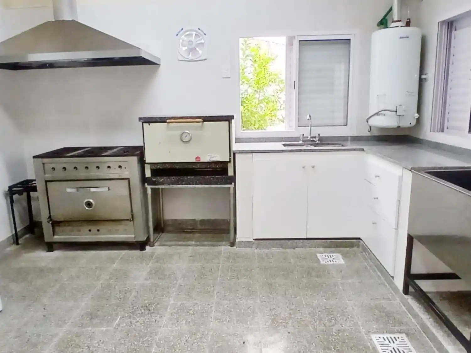 Se intervino la cocina y comedor de un establecimiento educativo de María Grande