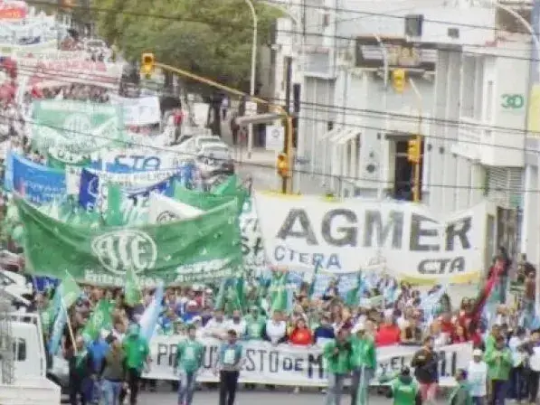 Frigerio enfrenta una semana clave entre la reforma previsional y el conflicto docente