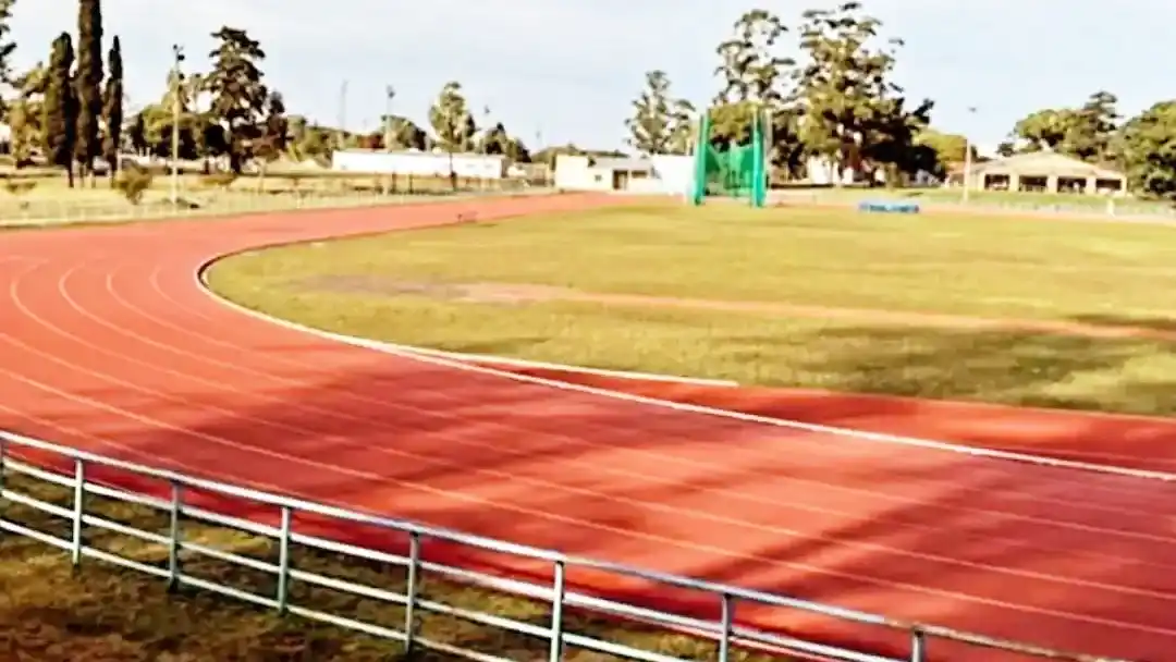 Se realizó el Provincial de Atletismo en la pista sintética del Polideportivo