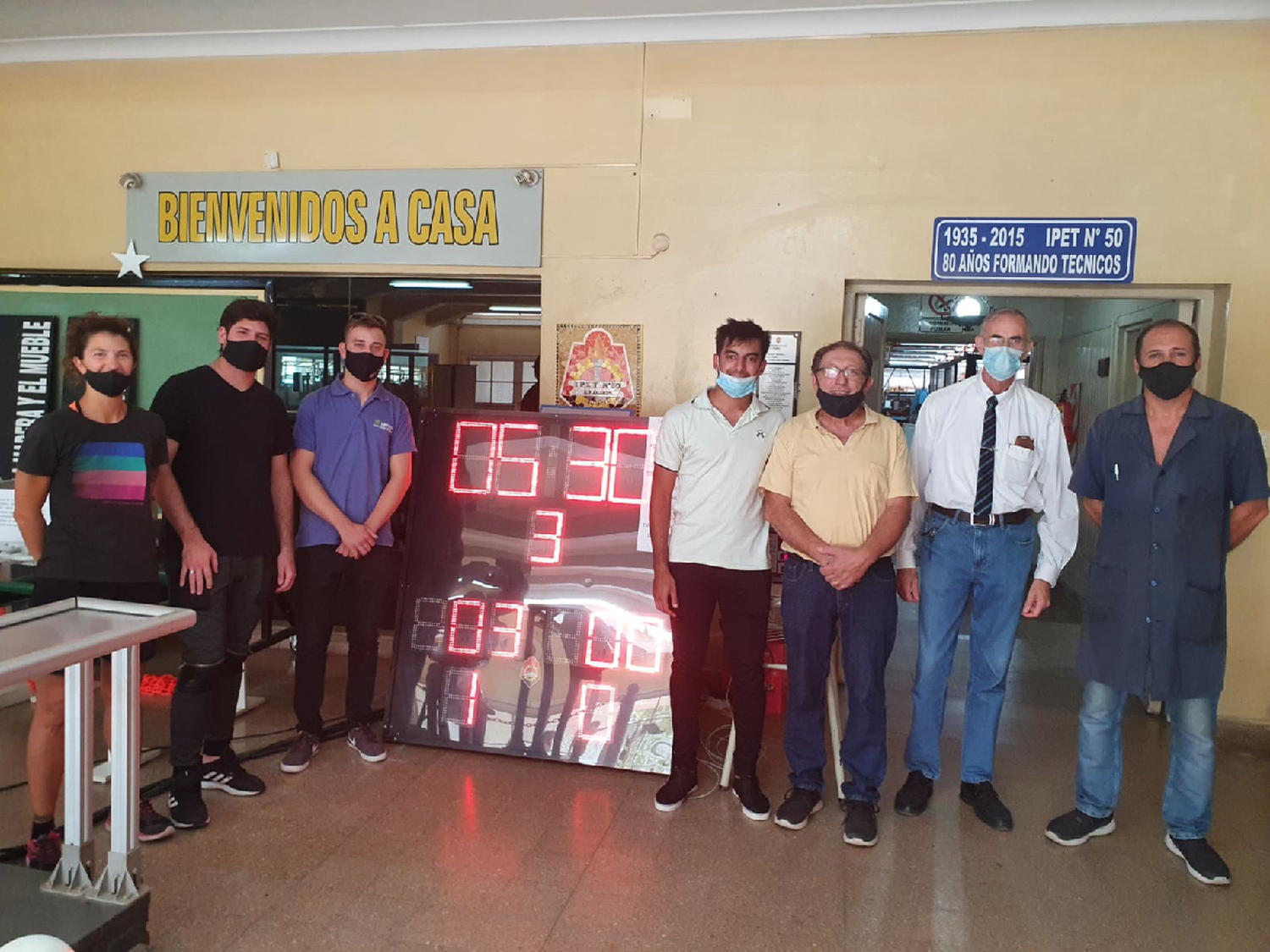La EFO entregó un tablero electrónico  de básquet al club Tiro y Gimnasia