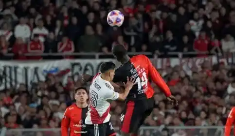 Colón no pudo ante River en el Monumental