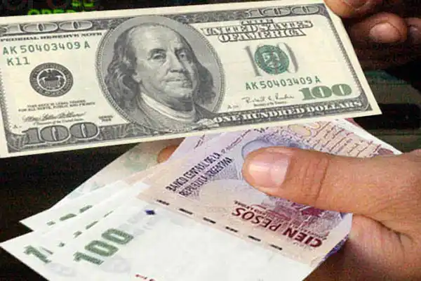 El Dólar blue superó los 10 pesos y alcanza un nuevo récord histórico